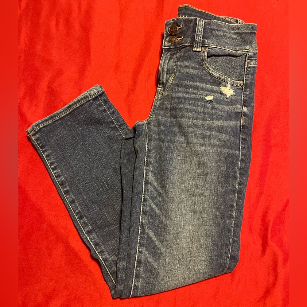 WOMAN’S AMERICAN EAGLE ARTIST CROP DESTROYED CROP JEANS SIZE 0 EUC